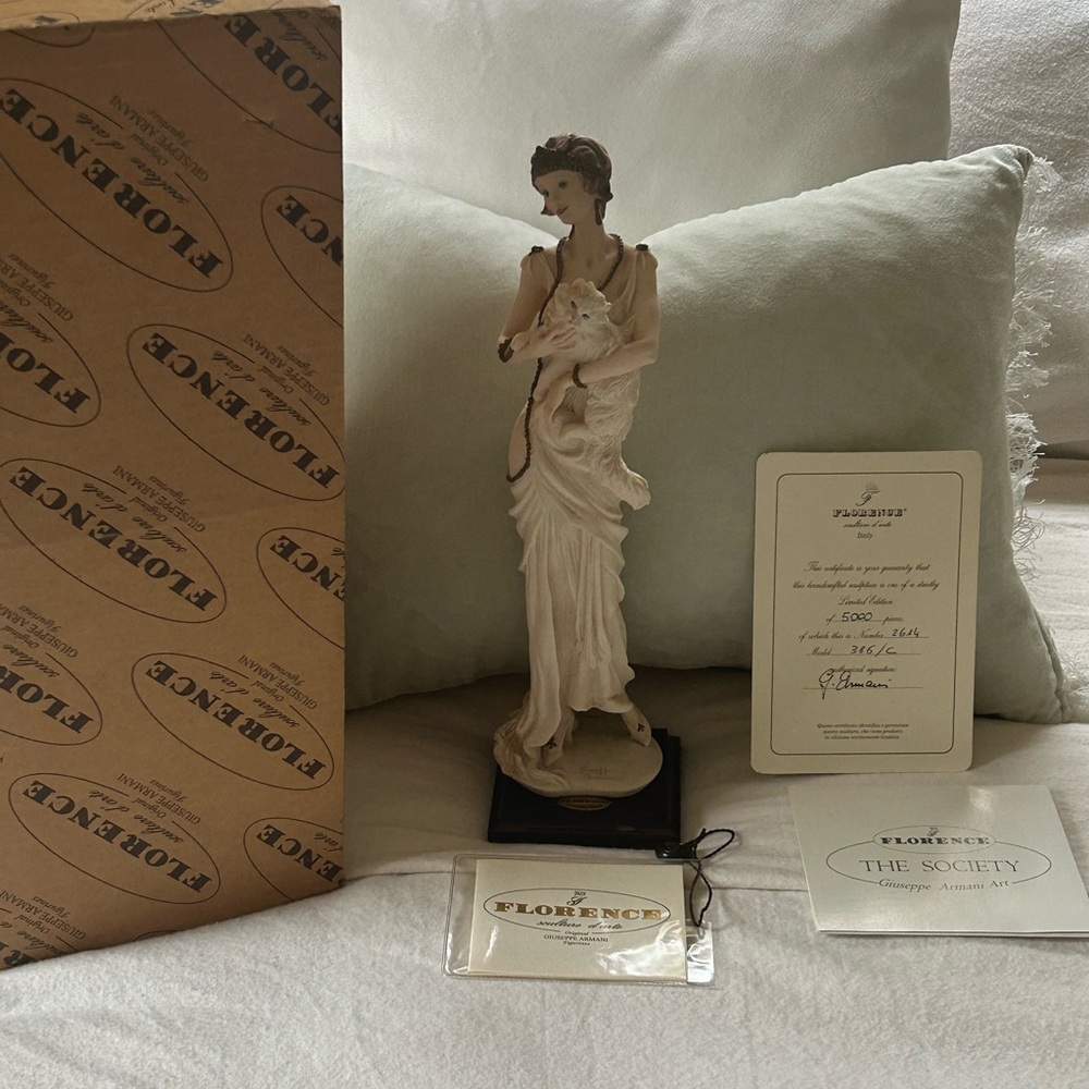 Giuseppe Armani Florence Porcelain Lady with Cat Figurine in Cream and Black